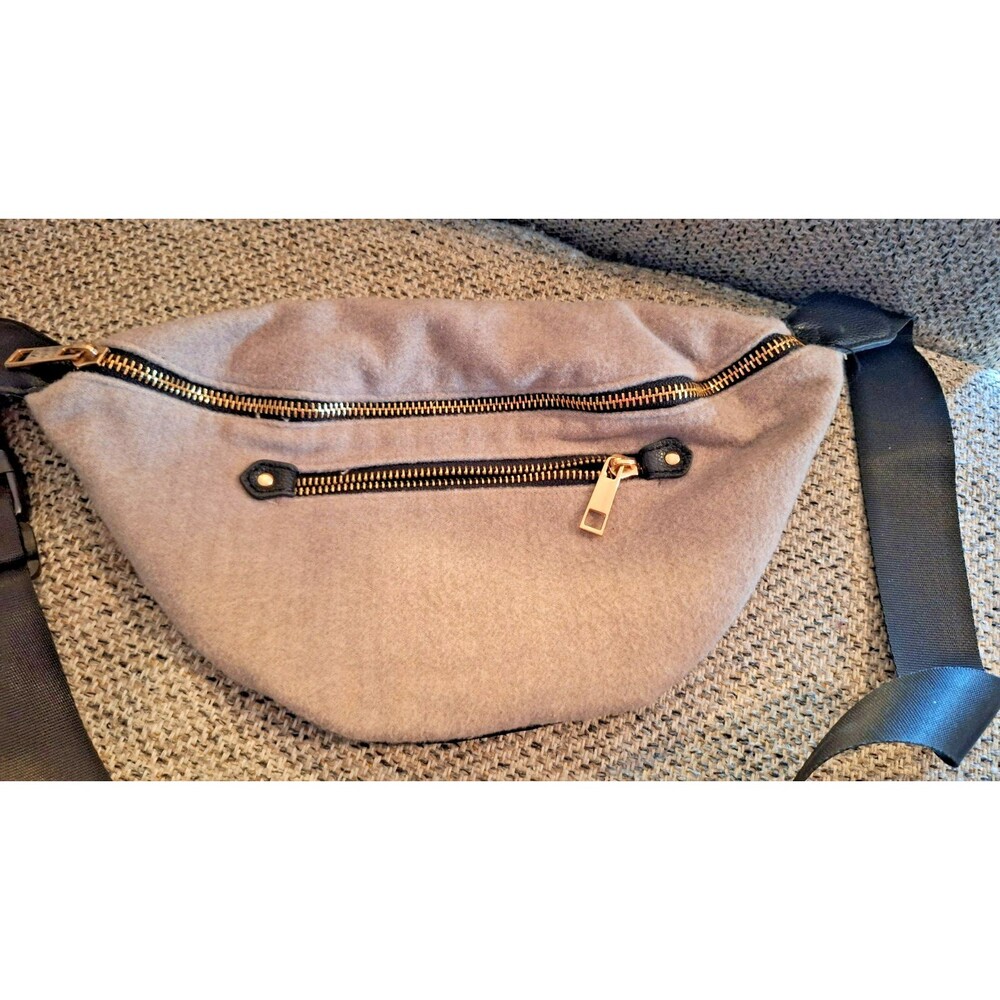 a New‎ Day Fleece Crossbody Fanny Pack - New without tags Soft
